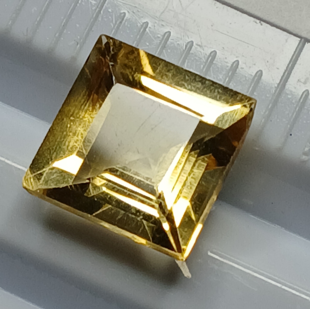 Princess Cut Golden Citrine Gemstone 11mm